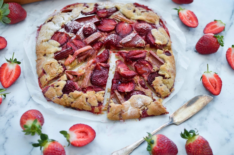 Rhubarb Strawberry Galette