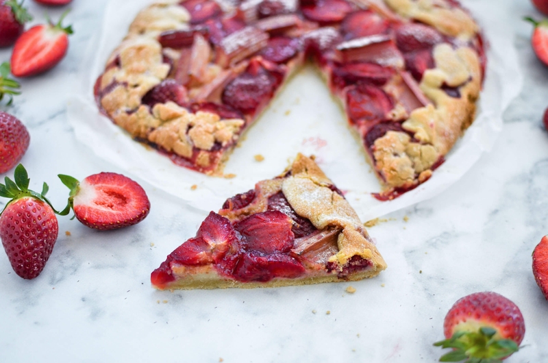 Rhubarb Strawberry Galette